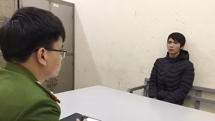 Níu kéo tình cảm không thành, mang lựu đạn tới gài cửa nhà bạn gái