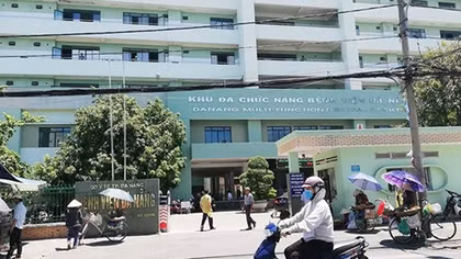 Người nhà bệnh nhân vào phòng cấp cứu hành hung điều dưỡng của bệnh viện
