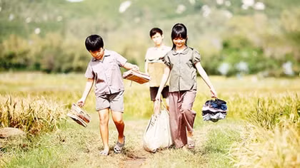 Mong manh mà mãnh liệt như... cỏ