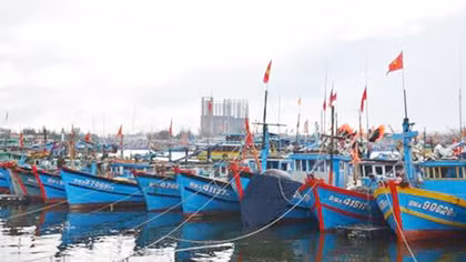 Hỗ trợ khắc phục sự cố trên biển đối với tàu cá và người lao động