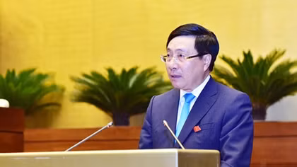 Phó Thủ tướng Phạm Bình Minh trả lời chất vấn các đại biểu Quốc hội