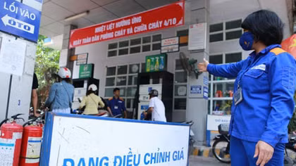 Xăng tăng thêm 319 đồng/ lít từ 15h hôm nay
