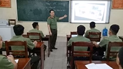 Giảng viên trẻ 5 lần được Bộ trưởng tặng bằng khen