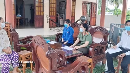 Những việc làm ý nghĩa giúp dân nơi vùng dịch