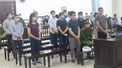 Đình chỉ xét xử một bị cáo trong vụ án Công ty Nhật Cường
