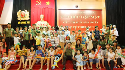 Công an các đơn vị, địa phương tổ chức Ngày Quốc tế thiếu nhi 1-6
