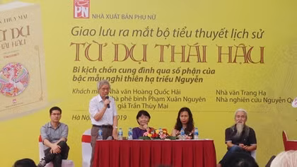 Tiểu thuyết lịch sử trong đời sống hiện đại