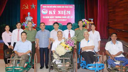 Tri ân các thương, bệnh binh, người có công với nước