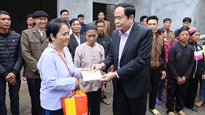 Chăm lo để mọi nhà, mọi người đều vui Tết