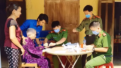 Tuổi trẻ Công an tỉnh Quảng Ngãi với ngày thứ bảy tình nguyện