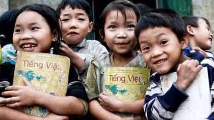 Nhận diện những “lỗ thủng” văn hóa