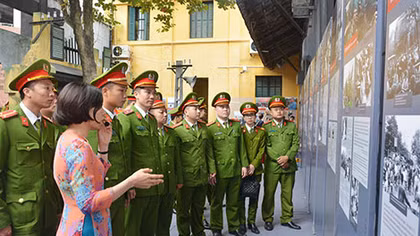 Sống lại ký ức hào hùng từ những kỷ vật vô giá