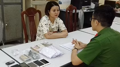 Triệt phá tụ điểm ma túy, thu giữ nhiều vũ khí, hung khí