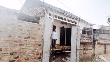 Kẻ chém chết tình địch trên giường đã ra đầu thú