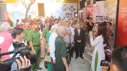 Làm sống lại những ký ức hào hùng trong không gian trưng bày “Hà Nội ngày trở về”