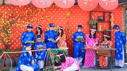 Hội xuân Vinschool 2017 "Tết bốn phương, Xuân yêu thương"