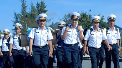 Đưa Tết ra Trường Sa