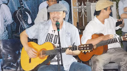 Nhạc sĩ Trần Tiến : Lang thang ngẫu hứng cùng đàn