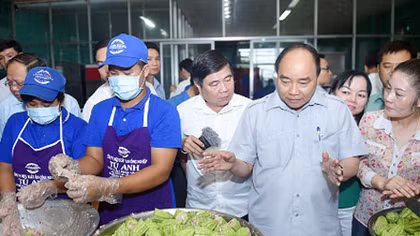Thủ tướng kiểm tra suất ăn công nghiệp, quán phở "bình dân" ở TPHCM