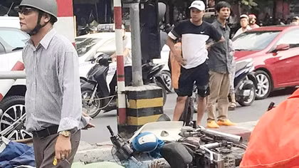 Tông vào trụ cột cầu vượt Thái Hà, người đàn ông tử vong