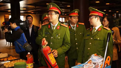 Kiểm tra phòng cháy chữa cháy tại đền, chùa