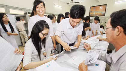 "Buông" điểm sàn Đại học: Phù hợp qui luật phát triển tự nhiên