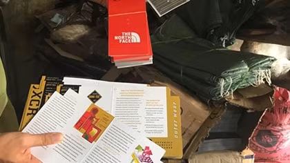 Gần 1 ngàn áo khoác giả thương hiệu "The North Face"