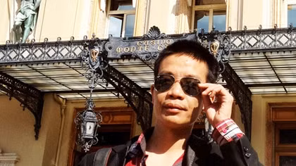 Nguyễn Vĩnh Tiến: Bóng nắng trên đường làng?
