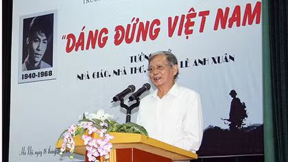 Tổ quốc bay lên bát ngát mùa xuân