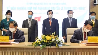 Phát hành đặc biệt Bộ tem “Kỷ niệm 100 năm ngày sinh Nhà ngoại giao Nguyễn Cơ Thạch”