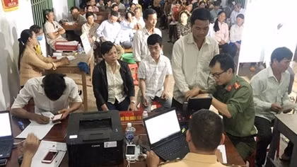 Trắng đêm cấp căn cước công dân ở biên giới Tây Nguyên