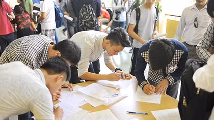 Trường đại học “chạy đua” xét tuyển học bạ