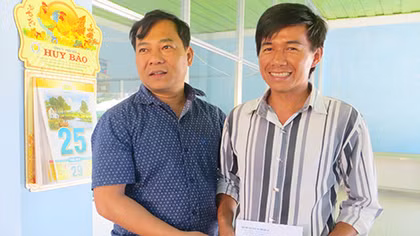 Ngành giao thông Gia Lai thăm “tay lái vàng” Phan Ngọc Đắc
