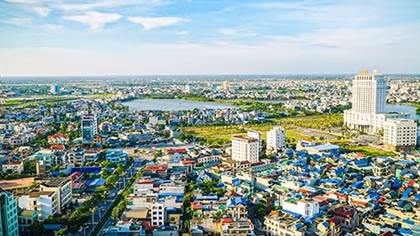 Phát triển thành phố Nam Định trở thành trung tâm công nghiệp, dịch vụ