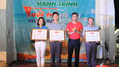Hành trình “Tuổi trẻ vì biển đảo quê hương năm 2018”