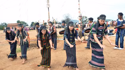 Tiếng chiêng trước nguy cơ... lặng dần