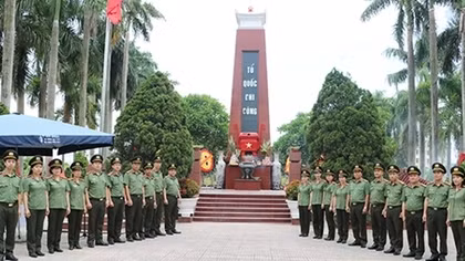 Cục Y tế dâng hương, dâng hoa tại Nghĩa trang Liệt sĩ Nhổn