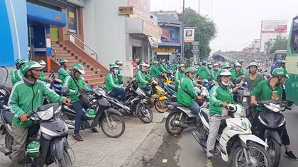 Giải quyết thực trạng sinh viên Đại học thất nghiệp: Cần "bà đỡ" của chính quyền!