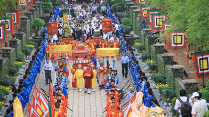 Ngăn chặn nạn “hai ngón” ở Lễ hội Đền Hùng