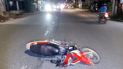 Va chạm liên hoàn 3 xe máy, bé gái 1 tuổi nguy kịch