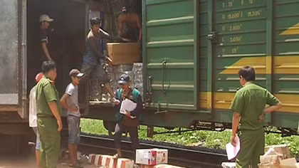 Phát hiện vụ vận chuyển hàng lậu bằng đường sắt trị giá hàng chục tỷ đồng 