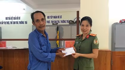 Hành động đẹp của cán bộ nữ Phòng Quản lý XNC Công an Hải Dương