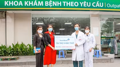 VietinBank tài trợ 5 máy trợ thở trị giá 3 tỷ đồng cho Bệnh viện Bạch Mai