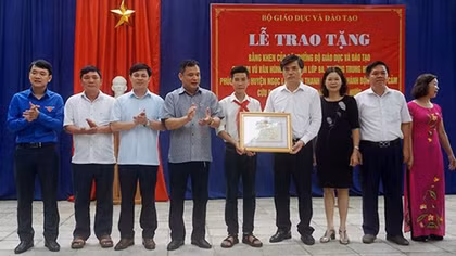 Nam sinh cứu 3 em nhỏ bị đuối nước được Bộ GD&ĐT tặng Bằng khen