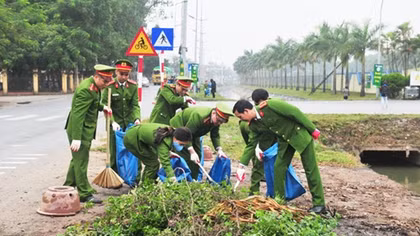 Lực lượng Công an nhân dân tích cực hành động chung tay bảo vệ môi trường