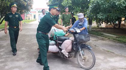 Vận chuyển gần 200kg nội tạng động vật bốc mùi hôi thối 