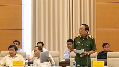 Lợi dụng sơ hở chính sách để móc ngoặc tạo “sân sau”, “nhóm lợi ích”