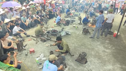 Làng của búa và đe
