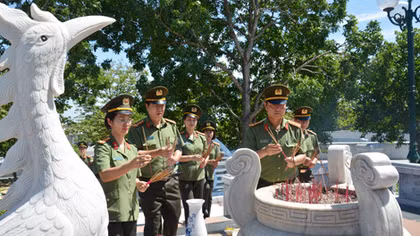 Những chiến sĩ gác “Cổng trời”