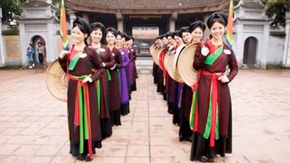 Cái khăn một mảnh tâm hồn Việt
